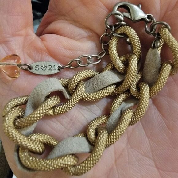 #Sabika Spring 2021 Soft Focus #Leatherette Chain Link Bracelet - Picture 1 of 5